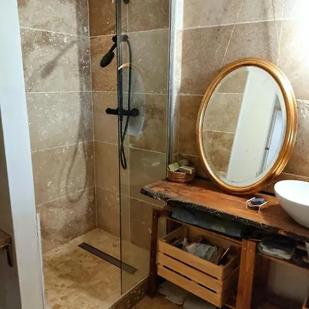 Apartment Atypical In Butte Montmartre *