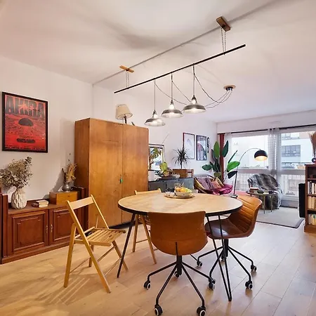Apartment Atypical In Butte Montmartre Paris