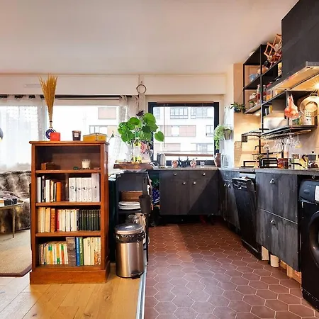 Apartment Atypical In Butte Montmartre Paris