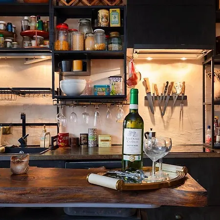 Atypical In Butte Montmartre * Paris